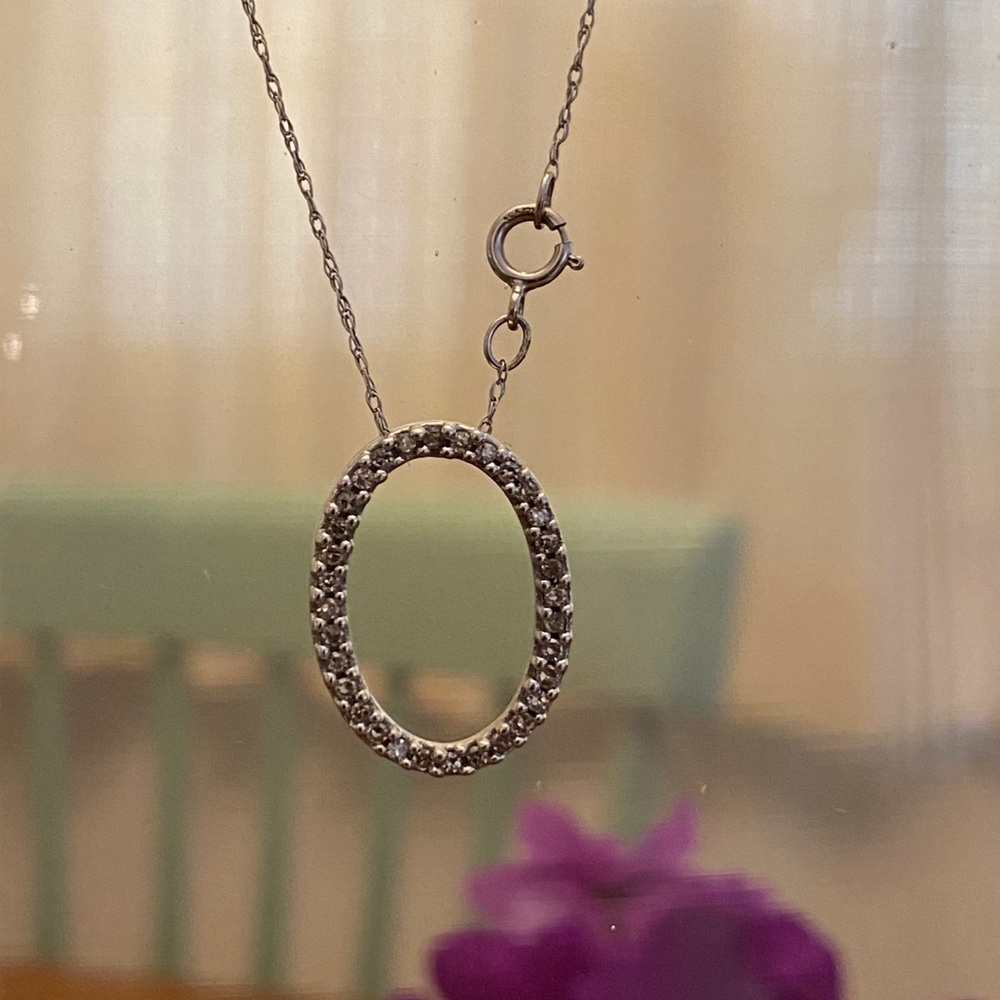 Open Oval Pendant Necklace